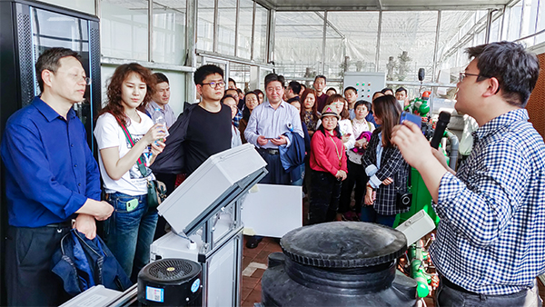 草莓视频在线免费技术专家为培训班介绍水肥一体化系统 草莓视频在线免费技术专家为培训班介绍水肥一体化系统