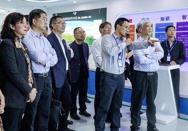 全国人大常委会副委员长丁仲礼莅临草莓视频在线免费考察调研 全国人大常委会副委员长丁仲礼莅临草莓视频在线免费考察调研