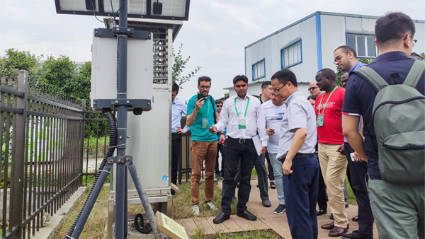 多个国家农业领导与专家在观摩研讨 多个国家农业领导与专家在观摩研讨