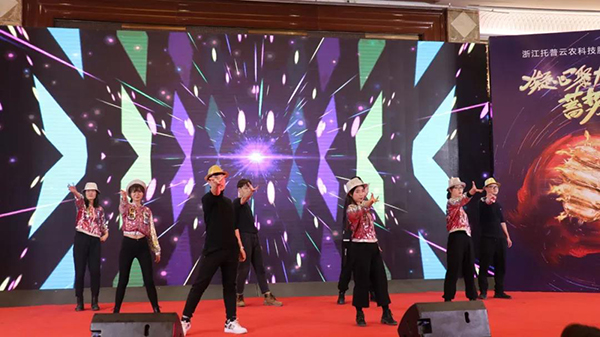 青春与活力尽情绽放 青春与活力尽情绽放