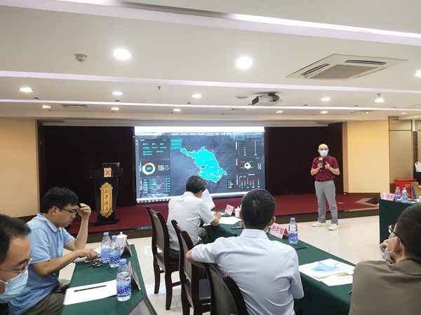 草莓视频在线免费团队为代表们介绍全国耕地质量大数据平台及其建设情况 草莓视频在线免费团队为代表们介绍全国耕地质量大数据平台及其建设情况