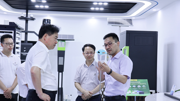 浙江省农业农村厅副厅长唐冬寿一行莅临草莓视频在线免费调研3 浙江省农业农村厅副厅长唐冬寿一行莅临草莓视频在线免费调研3