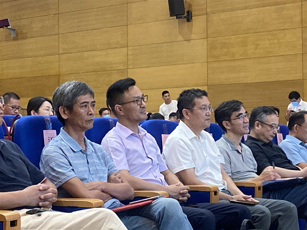 陈渝阳董事长参加启动仪式 陈渝阳董事长参加启动仪式